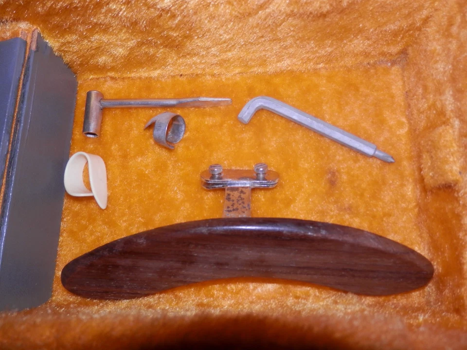 Vintage 1960'S Orpheum Mahogany Banjo 5 String Banjo - Image 2